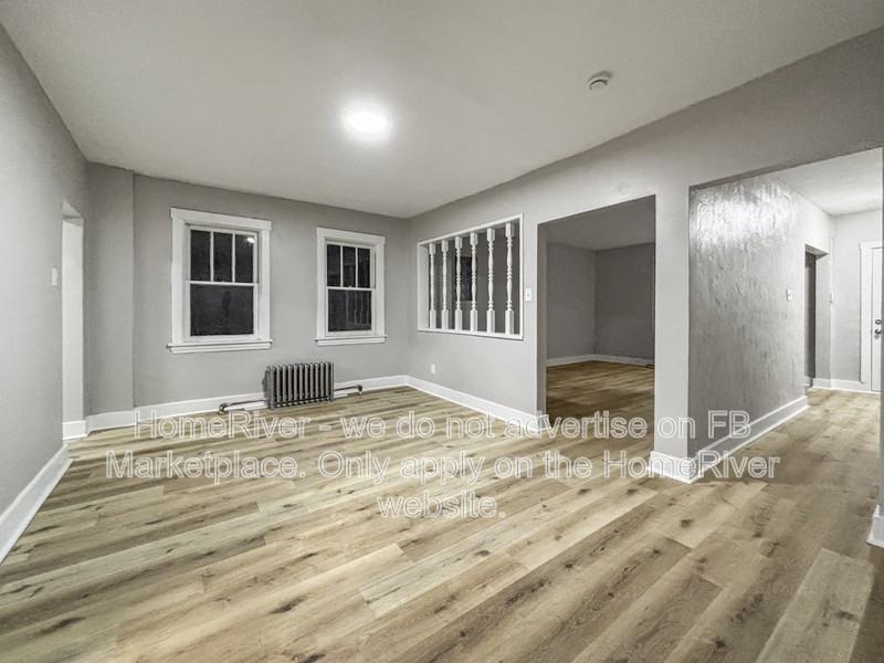 300 Fleet St - Photo 4 of 20