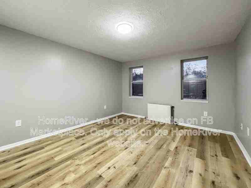 300 Fleet St - Photo 6 of 20