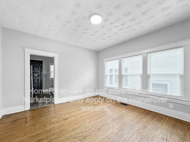 4304 Larkwood Ave - Photo 4 of 21