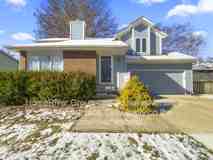 520 Southeast Country Lane - Photo 1 of 1