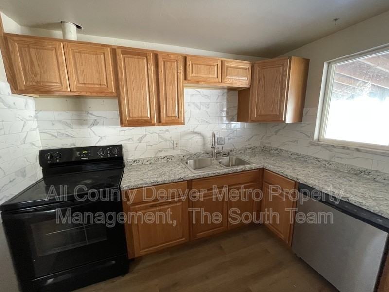 1250 S Ames St - Photo 6 of 21