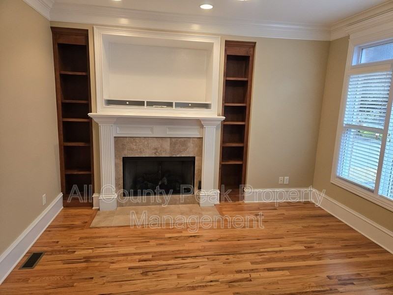 216 Shady Ridge Ln - Photo 2 of 31