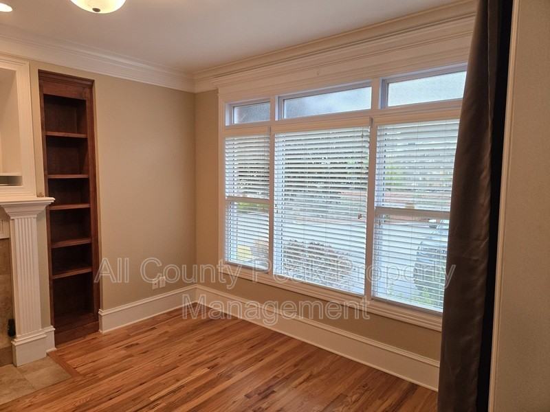 216 Shady Ridge Ln - Photo 3 of 31