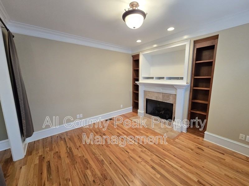 216 Shady Ridge Ln - Photo 4 of 31