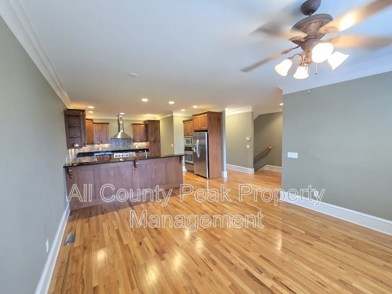 216 Shady Ridge Ln - Photo 5 of 31