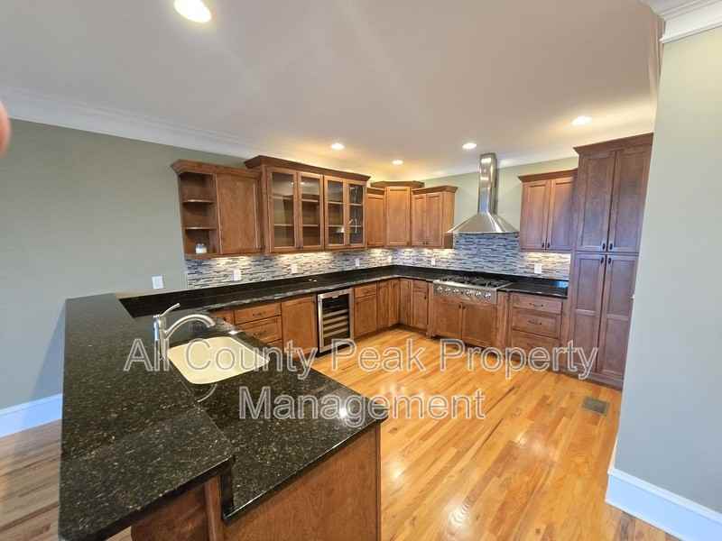 216 Shady Ridge Ln - Photo 6 of 31