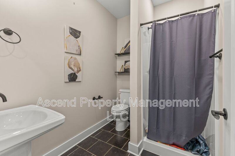 3155 Saint Elmo Avenue #10 - Photo 5 of 16