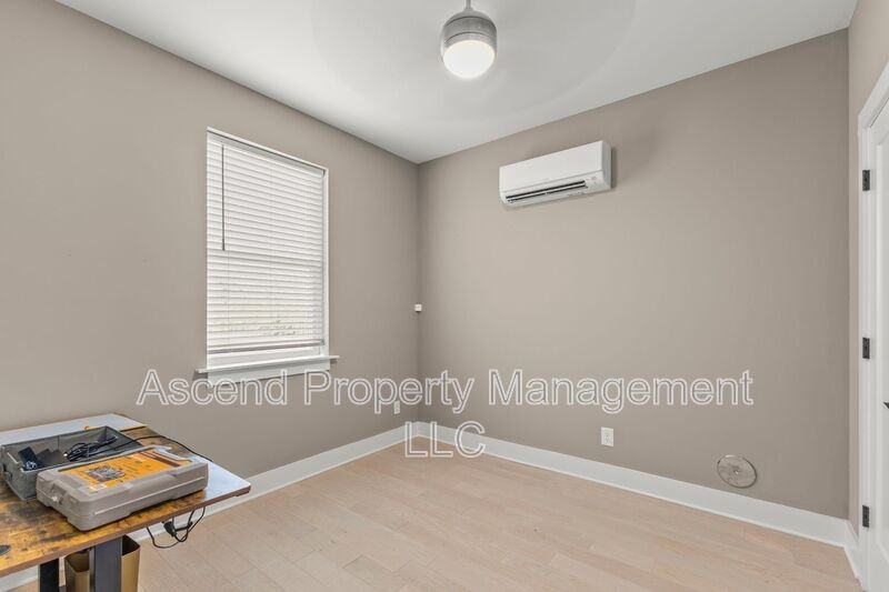 3155 Saint Elmo Avenue #10 - Photo 6 of 16