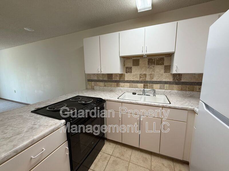 1645 N Country Club Rd #3 - Photo 2 of 8