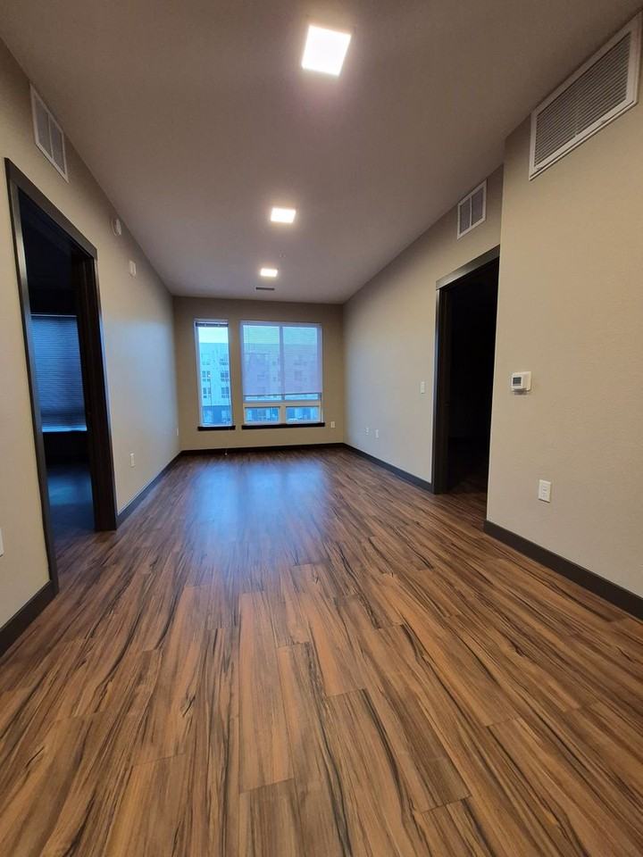 Atlantis Apartments - Photo 3 of 9