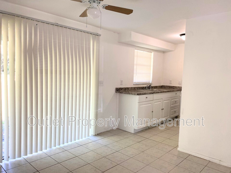 806 East Ln - Photo 2 of 7