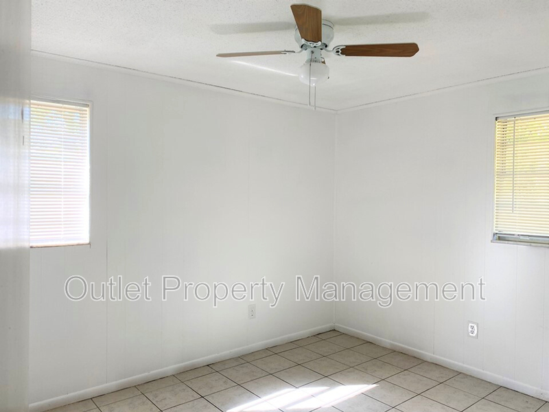 806 East Ln - Photo 5 of 7