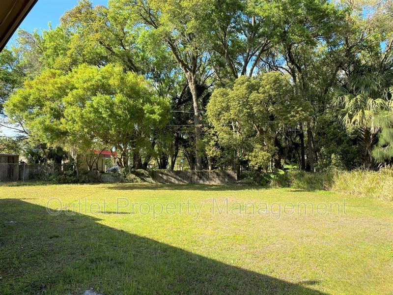 806 East Ln - Photo 7 of 7