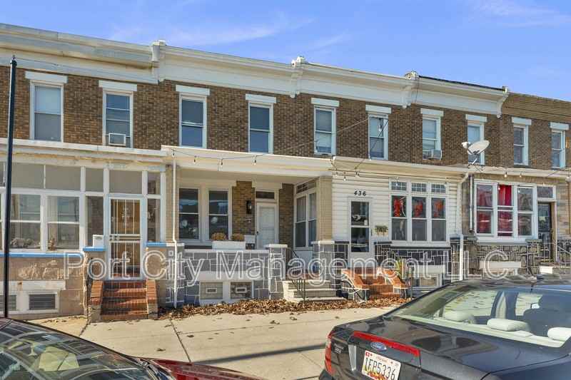 438 Cornwall St - Photo 2 of 26