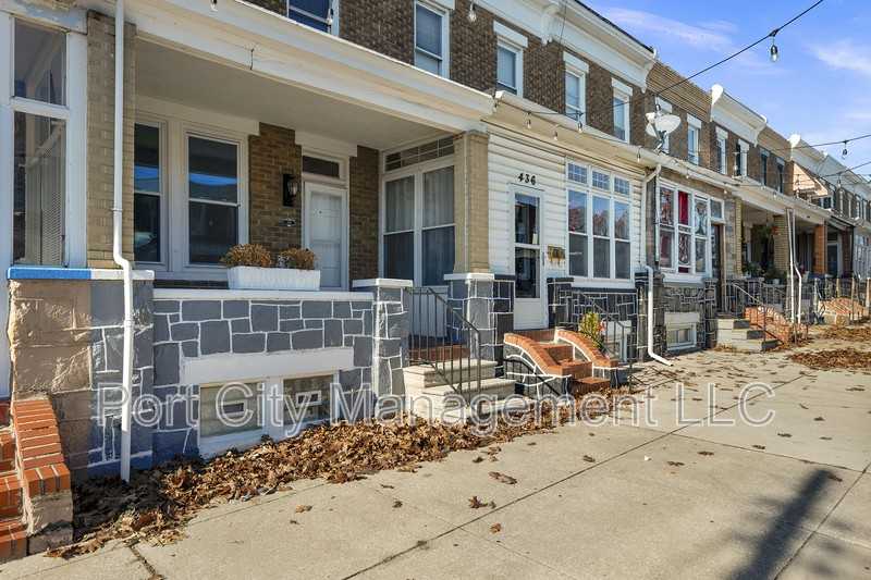 438 Cornwall St - Photo 3 of 26