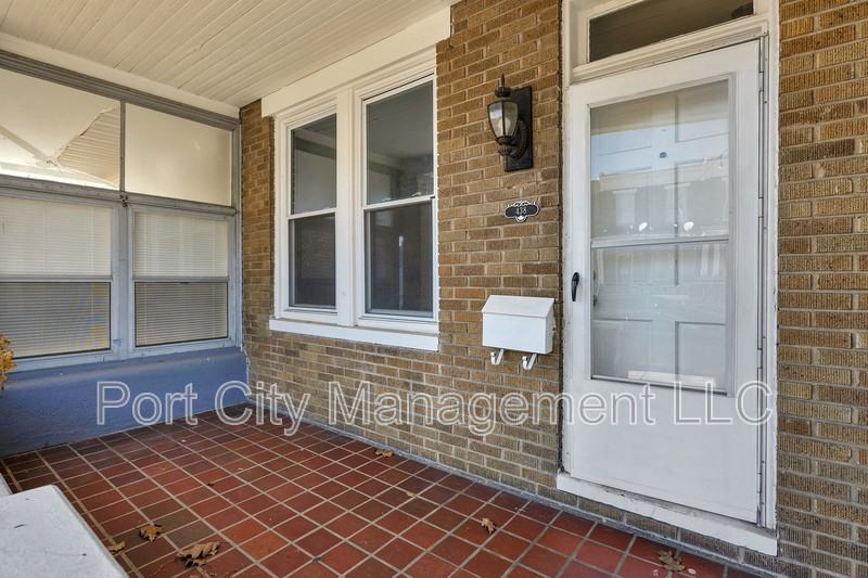 438 Cornwall St - Photo 6 of 26