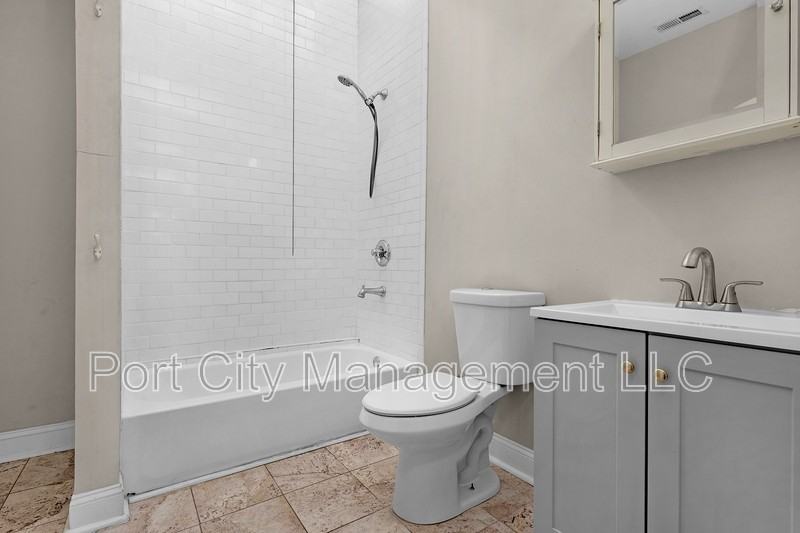 438 Cornwall St - Photo 7 of 26