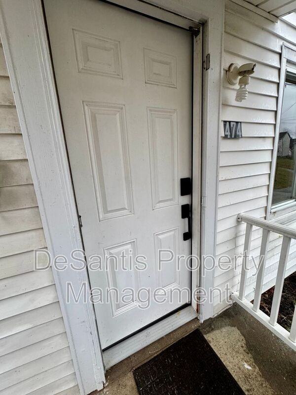 474 Stang Avenue - Photo 3 of 36