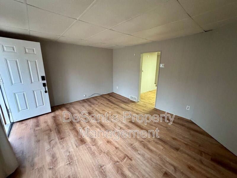 474 Stang Avenue - Photo 5 of 36