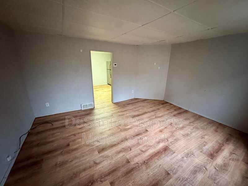 474 Stang Avenue - Photo 6 of 36