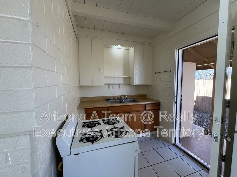 2631 N Fontana Ave #2 - Photo 2 of 6