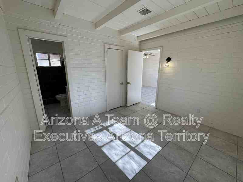 2631 N Fontana Ave #2 - Photo 3 of 6