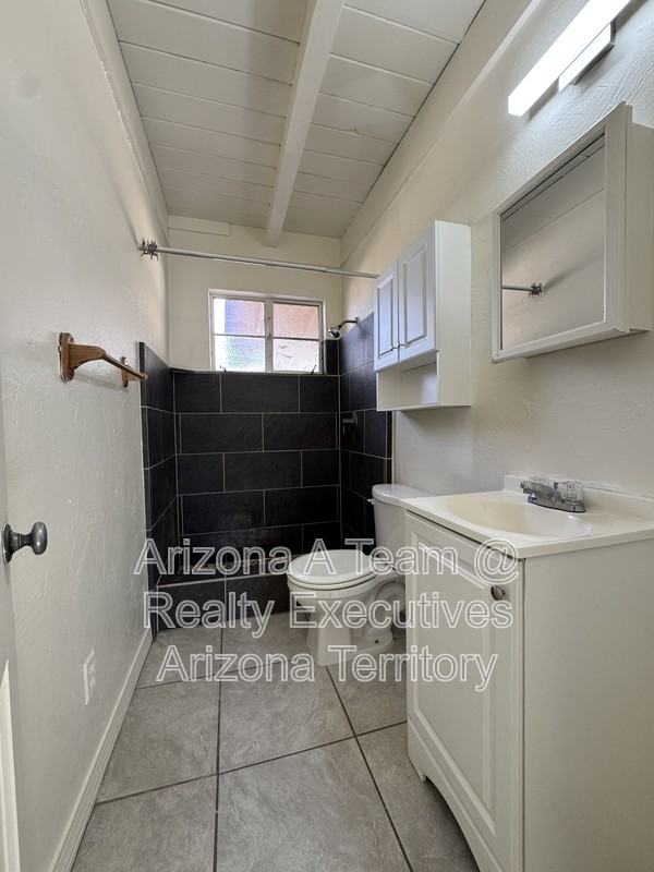 2631 N Fontana Ave #2 - Photo 4 of 6