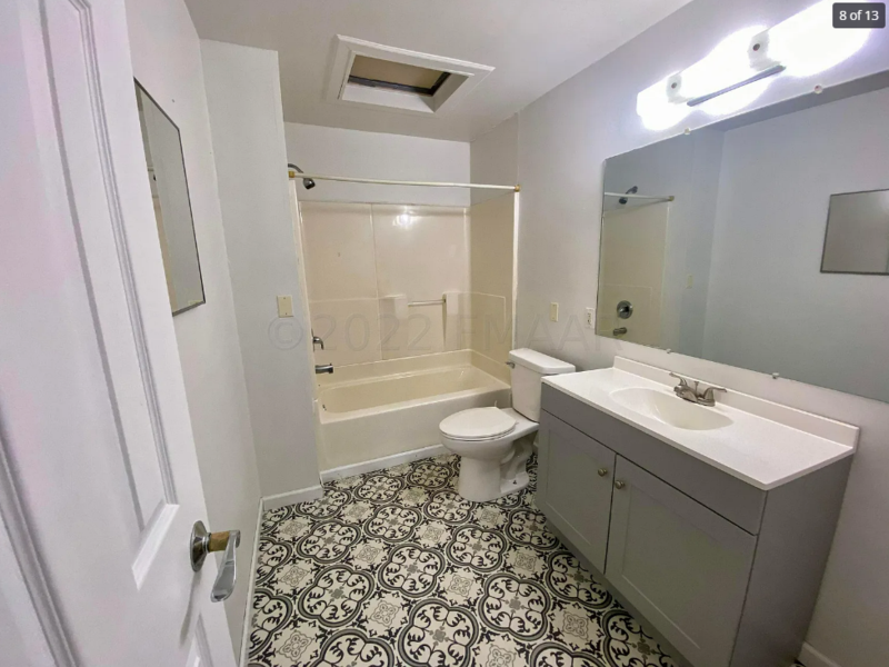 214 2nd Ave W - Photo 2 of 7