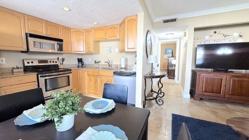 506 University Blvd #2 - Photo 7 of 18