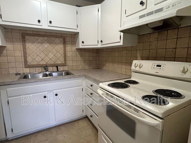 3824 3824 - Photo 2 of 10