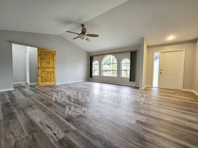 1811 Ne 2nd St - Photo 3 of 16