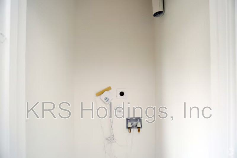 841 41st St - Photo 7 of 10