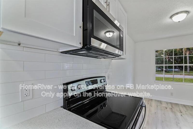 217 Carver St W - Photo 4 of 24