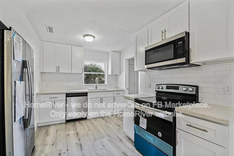 217 Carver St W - Photo 5 of 24