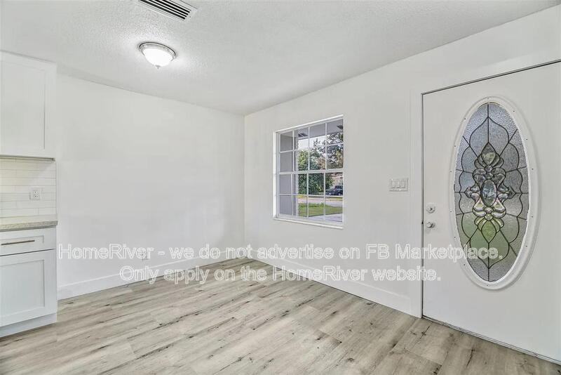 217 Carver St W - Photo 6 of 24