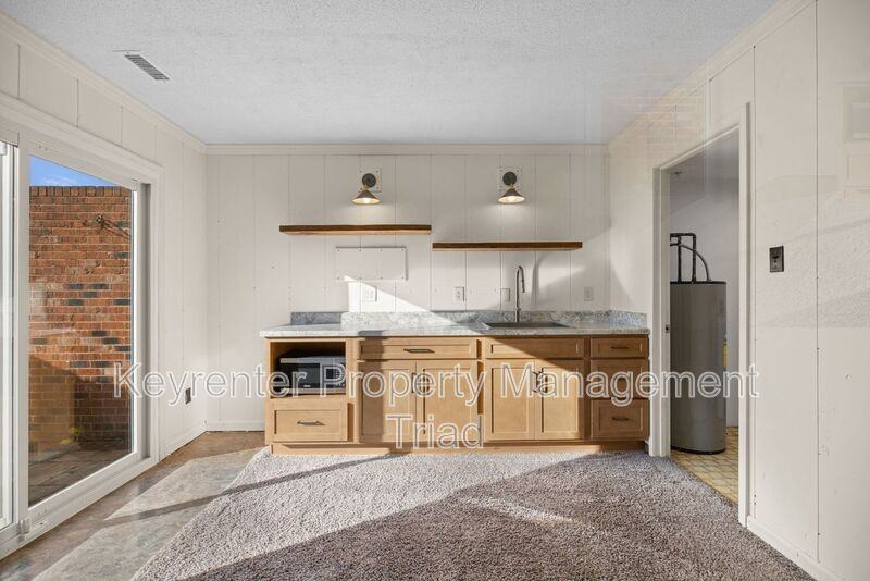 4902 Tower Rd #B - Photo 4 of 50