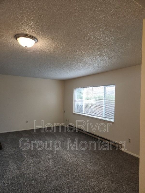 2131 S 4th St W #D - Photo 4 of 21