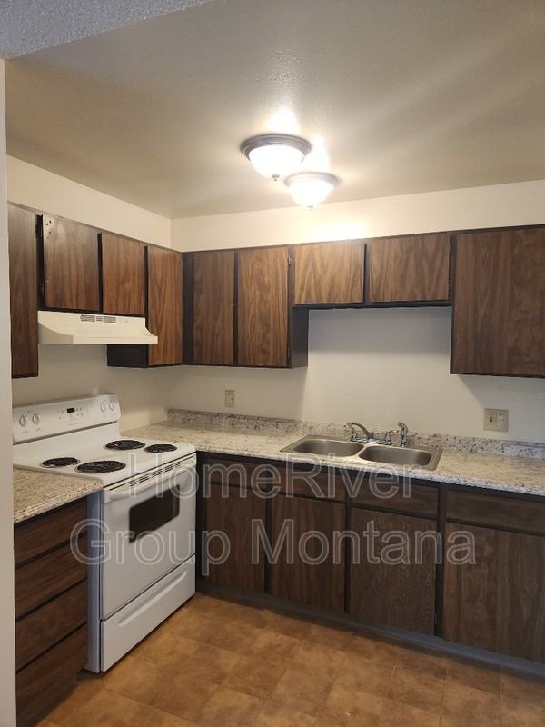 2131 S 4th St W #D - Photo 5 of 21