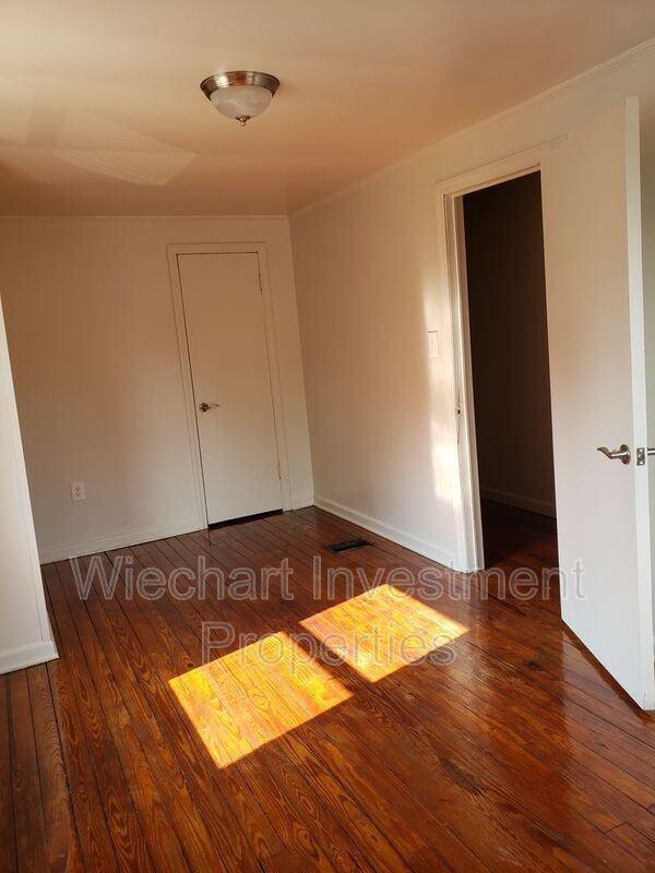 225 West Robb Avenue - Photo 3 of 11