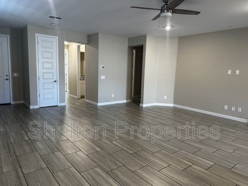 16562 W Charlotte Dr - Photo 5 of 37