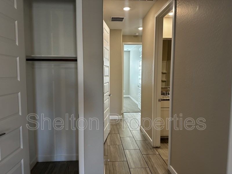 16562 W Charlotte Dr - Photo 7 of 37