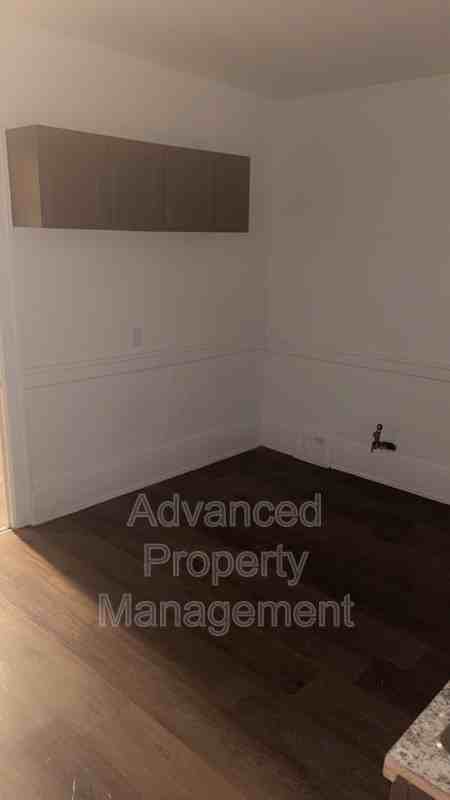 934 W Chambers St - Photo 5 of 9