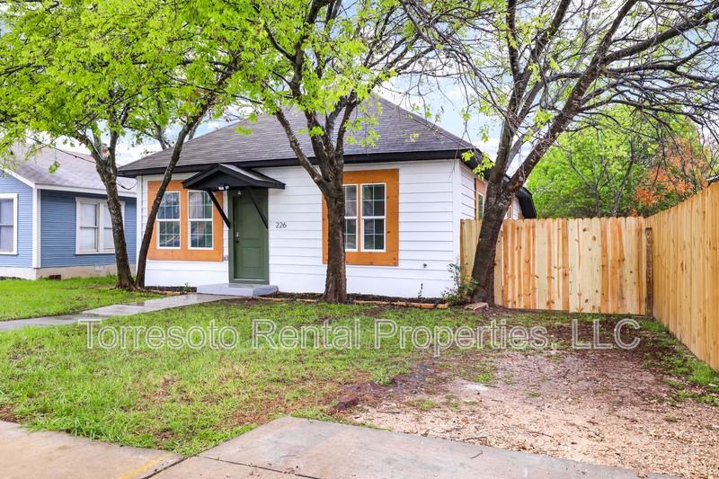 226 Porter St - Photo 2 of 29