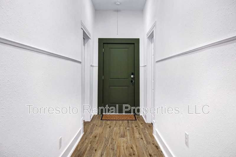 226 Porter St - Photo 3 of 29