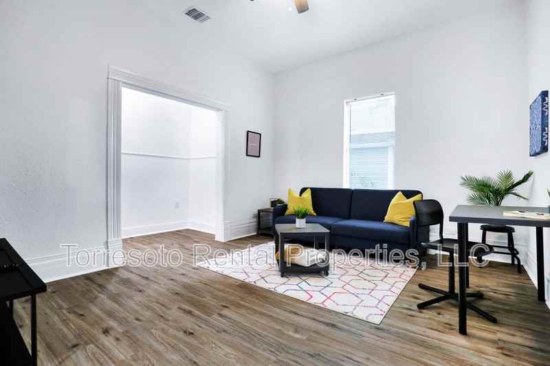 226 Porter St - Photo 4 of 29