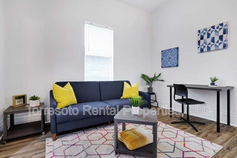 226 Porter St - Photo 5 of 29