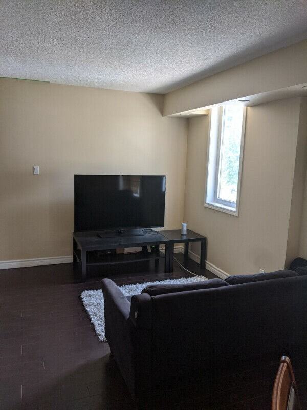 King St W - Photo 4 of 8