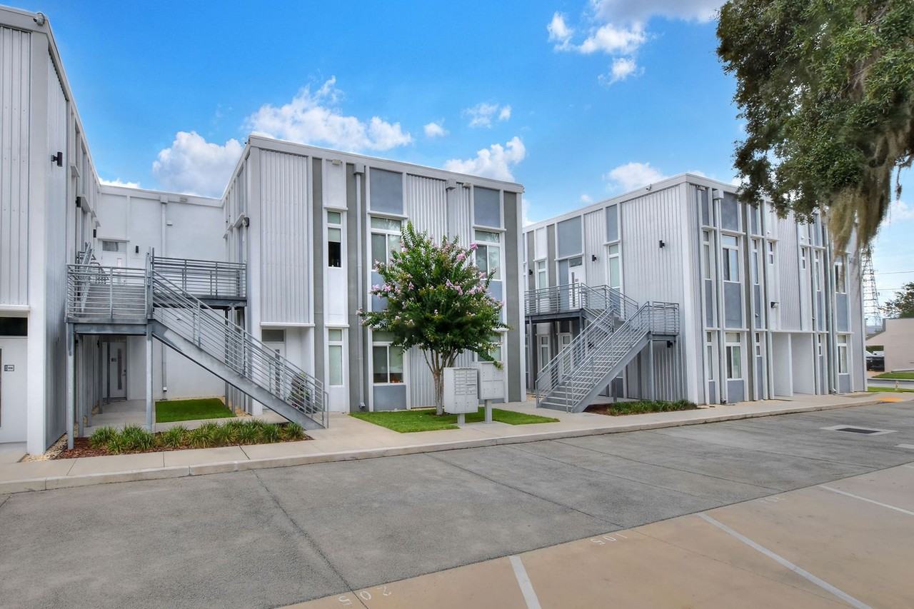 20 on Second - Photo 2 of 13