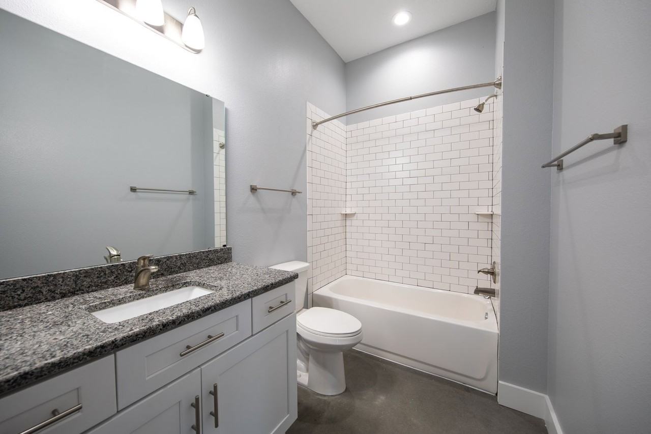 20 on Second - Photo 7 of 13