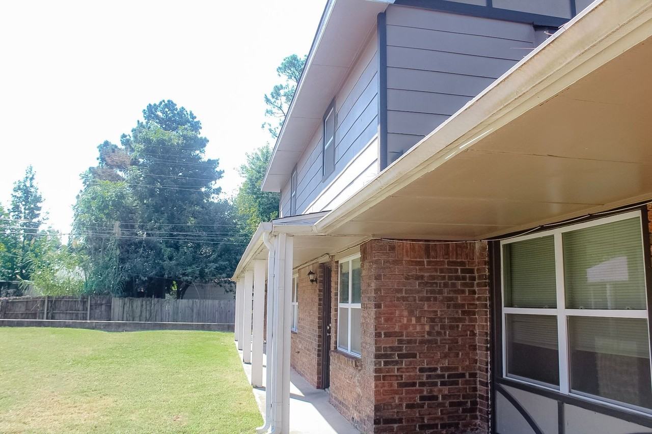 Chalet Apartments - Photo 3 of 8